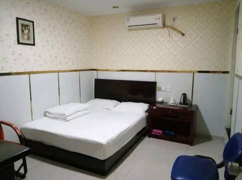 南京顺财宾馆(河定桥地铁站店)