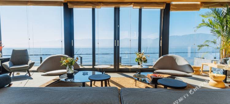 大理双廊半月拖蓝水景雅院图片