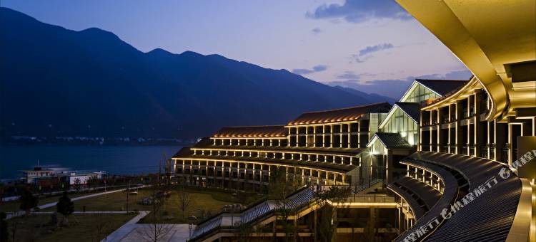 巫山江山红叶两江假日酒店图片