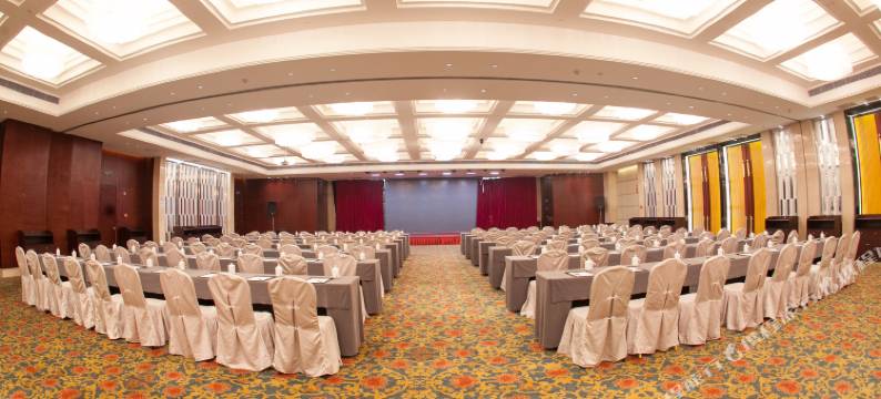 青岛海都大酒店(黄岛金沙滩井冈山路地铁站店)图片