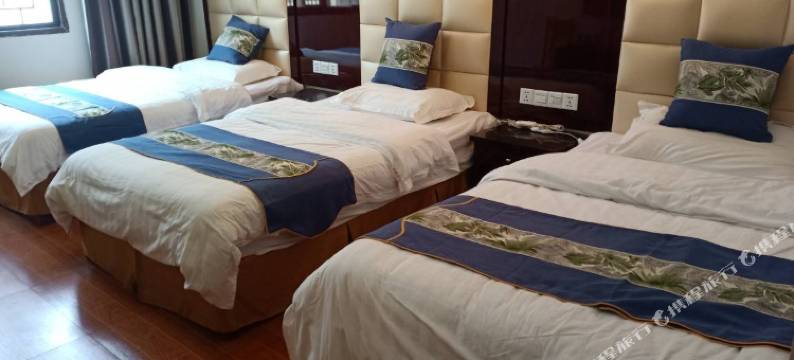 泸定海螺沟金开古镇宾馆图片