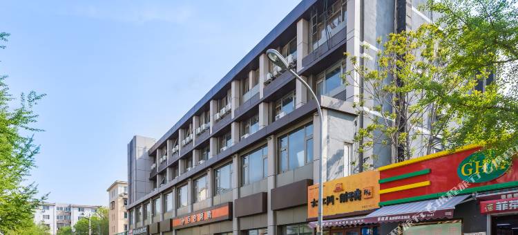 易佰酒店(古城地铁站店)图片