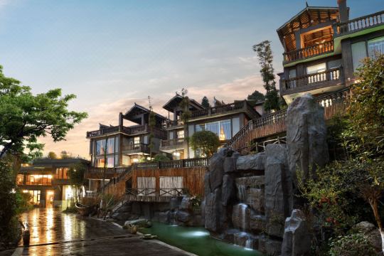 铂雅名人温泉度假酒店青城山店