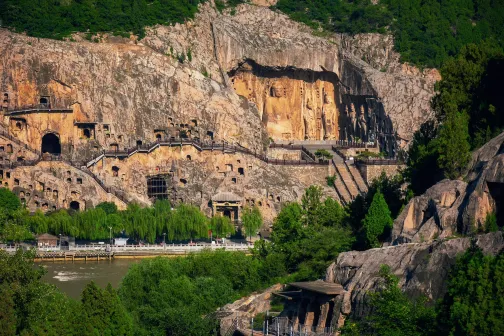 【4鑽】中原古都 (河南、西安)6天高鐵團 登封(天下第一名剎~少林寺、塔林、武術表演)、洛陽(世界文化遺產~龍門石窟)、西安(兵馬俑博物館、大興善寺) 、三門峽(中國神秘古村落~陝州地坑院) 【4鑽】中原古都 (河南、西安)6天高鐵團 登封(天下第一名剎~少林寺、塔林、武術表演)、洛陽(世界文化遺產~龍門石窟)、西安(兵馬俑博物館、大興善寺) 、三門峽(中國神秘古村落~陝州地坑院)