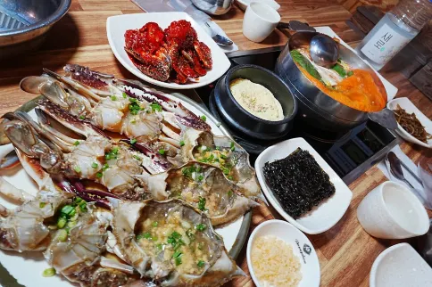 高城+束草+首爾5天春日賞景之旅【雙重蟹宴】無限量任食東海名物紅蟹【藍絲帶認證食府】DeoDeo醬油蟹放題 ※束草+金浦 Hotel Marina Bay、尺山天然溫泉體驗 高城+束草+首爾5天春日賞景之旅【雙重蟹宴】無限量任食東海名物紅蟹【藍絲帶認證食府】DeoDeo醬油蟹放題 ※束草+金浦 Hotel Marina Bay、尺山天然溫泉體驗