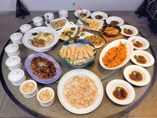 《直航船來回》+《鮑‧參‧翅‧肚.四重奏》保證入住《永安獨家》國際品牌~順德大良智選假日酒店 順德清暉園、City Walk.順德漁人碼頭 【紅燒霹靂香茅乳鴿宴】中山順德美食純玩2天團 《直航船來回》+《鮑‧參‧翅‧肚.四重奏》保證入住《永安獨家》國際品牌~順德大良智選假日酒店 順德清暉園、City Walk.順德漁人碼頭 【紅燒霹靂香茅乳鴿宴】中山順德美食純玩2天團