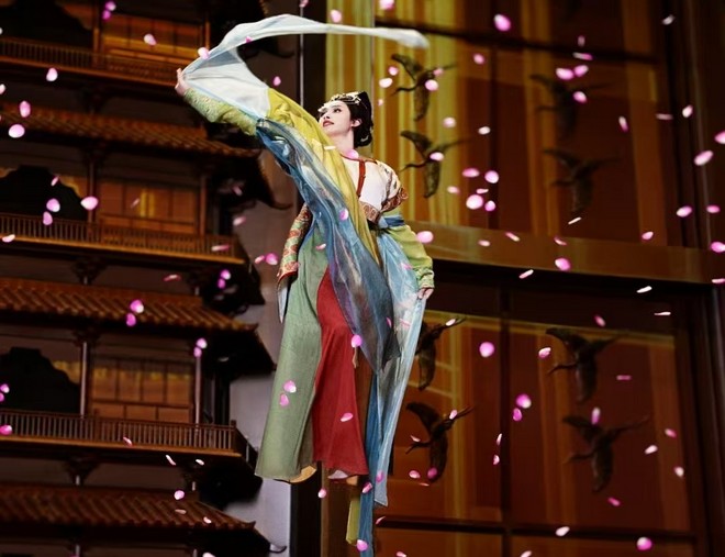 【5鑽】嶼見閩南‧潮遊廈門VIP小包團3天純玩高鐵之旅【2人成行‧免收旅行團服務費】沉浸式體驗閩南文化《嶼見閩南‧時光幻境》(漢服換裝拍照打卡)、鼓浪嶼百年別墅下午茶(旗袍換裝)