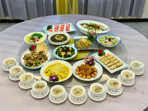 《VIP包房內享用》【盛翅珍饈"魚翅十式"】+【養顏滋補"花膠十式"】+【走地雞十式宴】保證入住佛山華美達酒店 暢遊陳村花卉世界、蘇村轉運錦鯉文化街、海上世界 順德美食純玩2天團 《VIP包房內享用》【盛翅珍饈"魚翅十式"】+【養顏滋補"花膠十式"】+【走地雞十式宴】保證入住佛山華美達酒店 暢遊陳村花卉世界、蘇村轉運錦鯉文化街、海上世界 順德美食純玩2天團