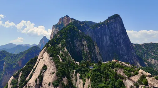 【5鑽】皇牌西安5天升級純玩之旅 《世界文化遺產》秦始皇兵馬俑、大唐不夜城、中國五嶽之一~華山、長安十二時辰主題街區、大明宮國家遺址公園、永興坊、西安城牆、西安博物院【乘坐2+1座位豪華空調旅遊巴】 【5鑽】皇牌西安5天升級純玩之旅 《世界文化遺產》秦始皇兵馬俑、大唐不夜城、中國五嶽之一~華山、長安十二時辰主題街區、大明宮國家遺址公園、永興坊、西安城牆、西安博物院【乘坐2+1座位豪華空調旅遊巴】