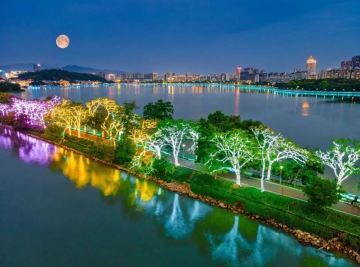 《肇慶三天「夢幻繽紛~七星岩夜景」+佛山宋城•廣東千古情》浪漫魔法城堡「廣東醉美學院」 連續2晚保證入住2024年開業~肇慶泊隱酒店【火焰三杯鴨+花雕醉雞宴】肇慶佛山美食純玩3天團
