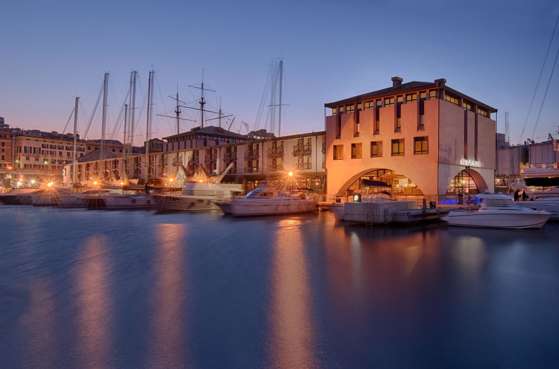 Порт Genoa Италия