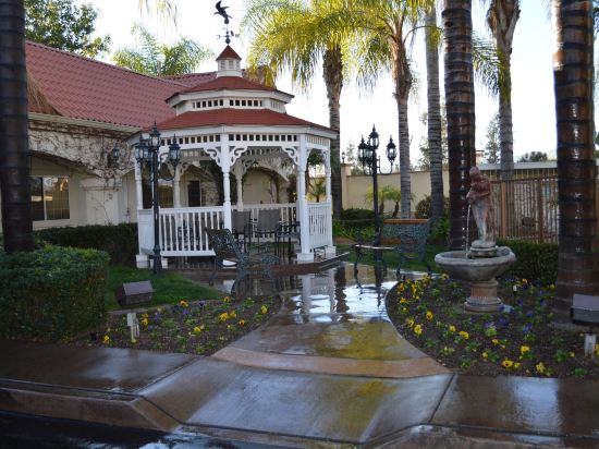 Redlands Hotels Where To Stay In Trip Dynasty Suites Redlands
