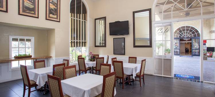 新港梅萨贝斯特韦斯特优质酒店(Best Western Plus Newport Mesa Inn)图片