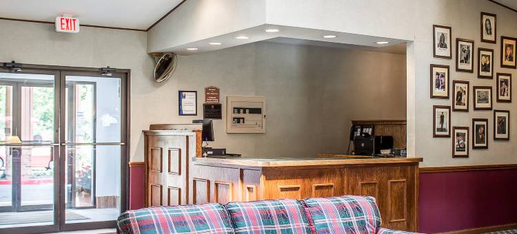 万豪City Express佩托斯基哈伯斯普林斯酒店(City Express by Marriott Petoskey Harbor Springs)图片