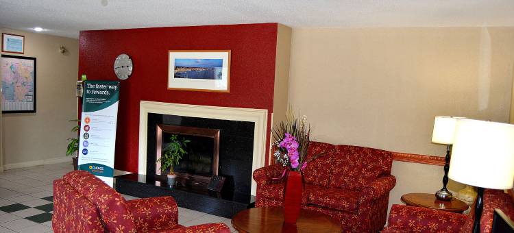 雷纳姆汤顿凯艺酒店(Quality Inn Raynham - Taunton)图片