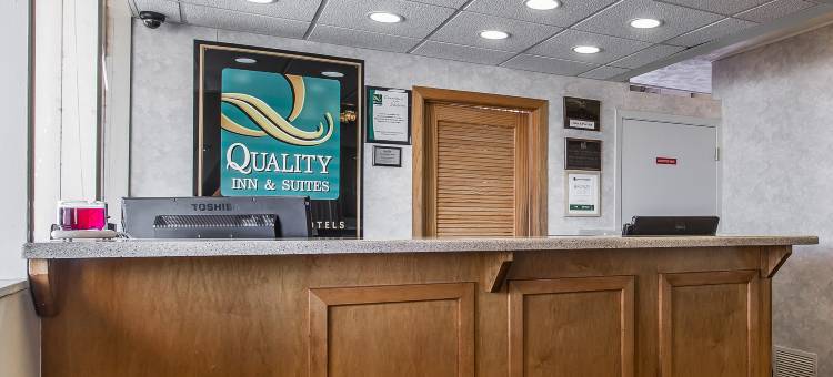 康瑟尔布拉夫斯 - 奥马哈东部品质酒店及套房(Quality Inn & Suites Council Bluffs - Omaha East)图片