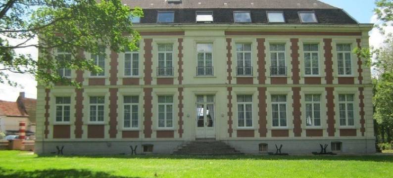 拉菲德红磨坊县酒店(Chateau de Moulin le Comte)图片