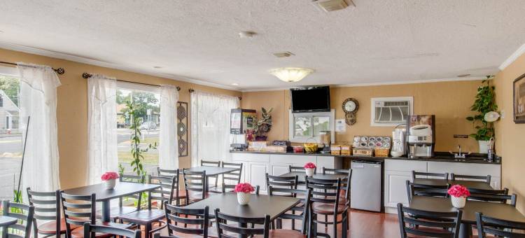 奥尔良科德角罗德威酒店(Rodeway Inn Orleans - Cape Cod)图片