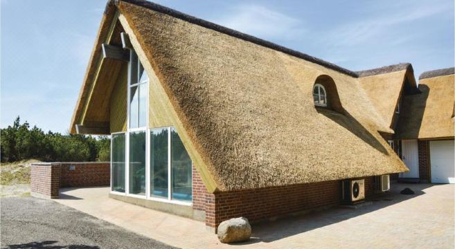 5 Bedroom Stunning Home in Bl?vand