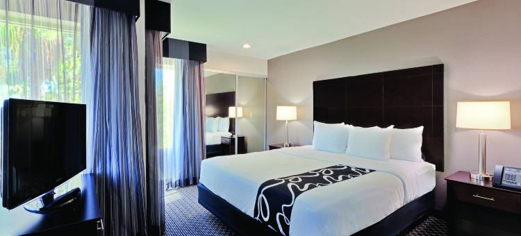 阿纳海姆拉昆塔温德姆套房酒店(La Quinta Inn & Suites by Wyndham Anaheim)图片