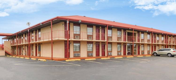 鲍-霍查顿罗德威酒店(Rodeway Inn Broken Bow-Hochatown)图片