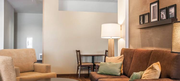 德弗尔斯莱克舒眠套房酒店(Sleep Inn & Suites Devils Lake)图片