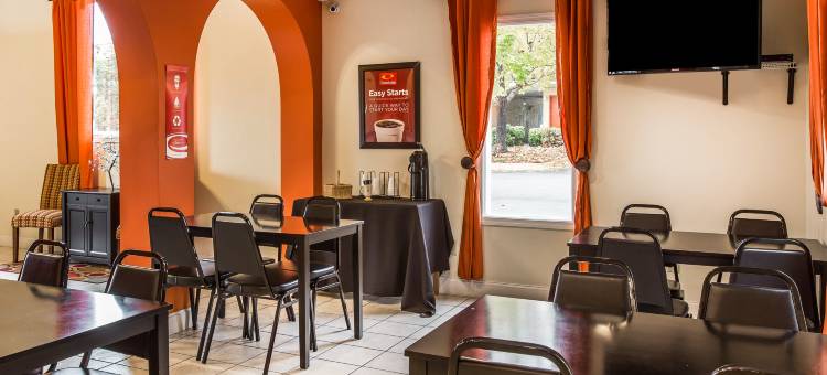 卡罗尔顿罗德威旅馆及套房(Rodeway Inn & Suites)图片