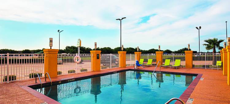 拉瓦卡港拉昆塔温德姆套房酒店(La Quinta Inn & Suites by Wyndham Port Lavaca)图片