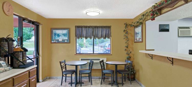 韦恩斯堡速8酒店(Super 8 by Wyndham Waynesburg)图片