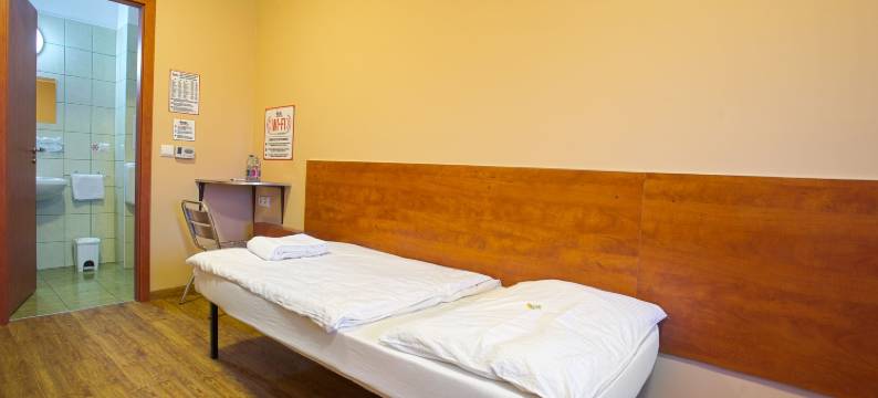 自助入住汽车旅馆(Motel Next Automated Self Check in Motel)图片