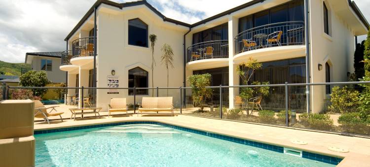 德洛伦索工作室公寓(Delorenzo Studio Apartments)图片