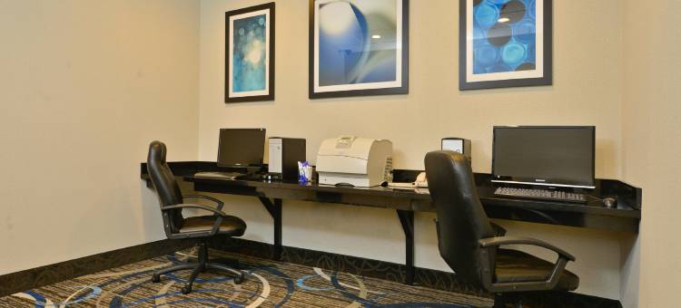 智选假日套房酒店莱克伍德(Holiday Inn Express & Suites Tacoma South - Lakewood)图片