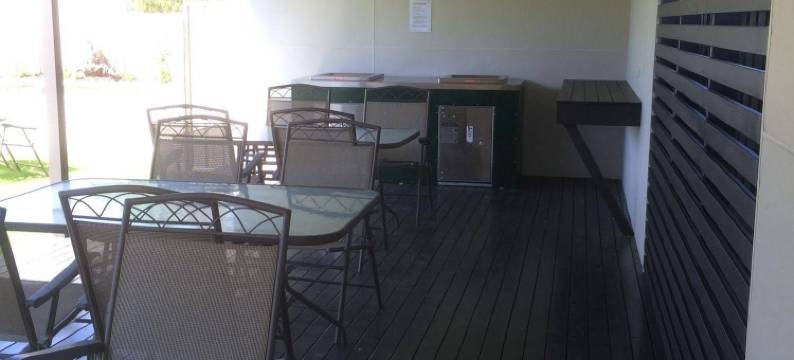 吊石家庭汽车旅馆(Hanging Rock Family Motel)图片