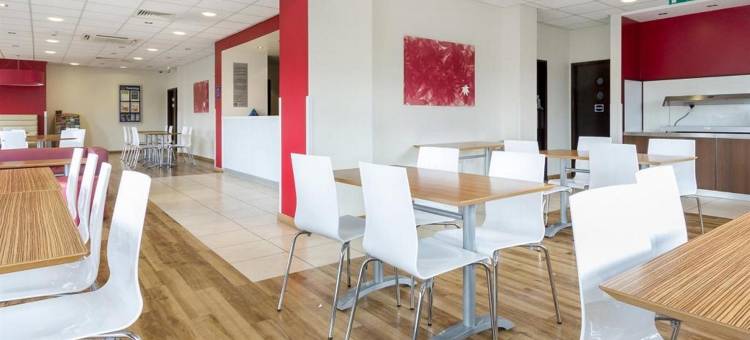 坎伯利中心旅屋酒店(Travelodge Camberley Central)图片