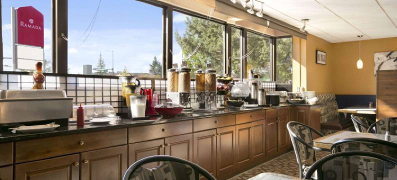 莱斯布里奇华美达酒店(Ramada by Wyndham Lethbridge)图片