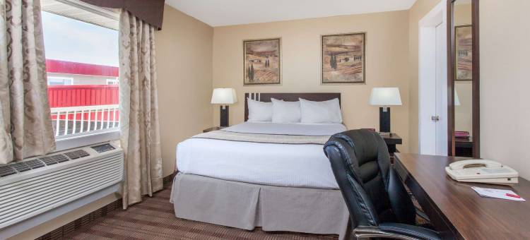 伊克诺套房酒店(Econo Lodge Inn & Suites)图片
