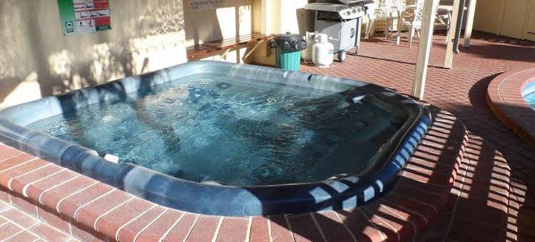 克利夫顿汽车旅馆及格里特尔顿旅馆(Clifton Motel & Grittleton Lodge)图片