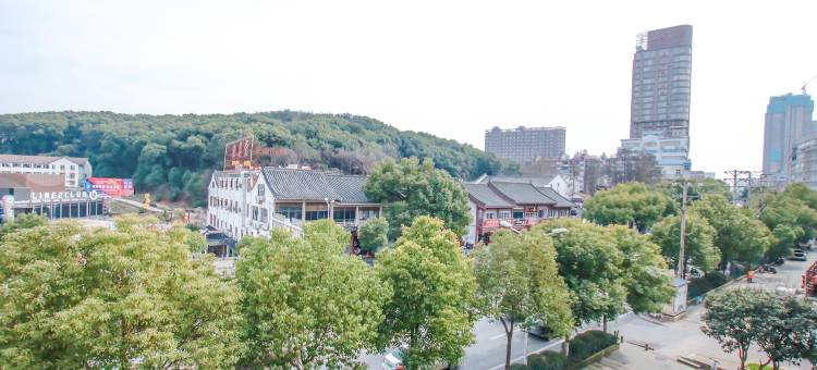 雅轩酒店(武大口腔医院华中师范大学东门店)图片