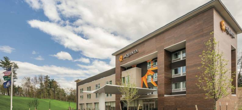 拉昆塔温德姆酒店套房克利夫顿公园/萨拉托加地区(La Quinta Inn & Suites by Wyndham Clifton Park/Saratoga Area)图片