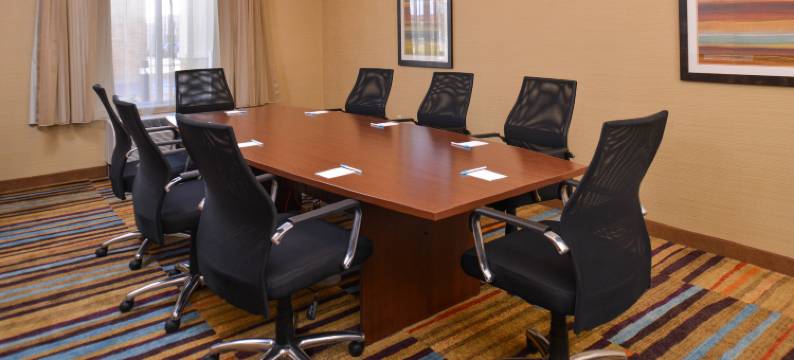 法明顿万枫酒店及套房(Fairfield Inn & Suites Farmington)图片