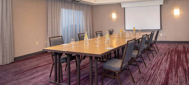 康福特套房酒店(Comfort Inn & Suites)图片