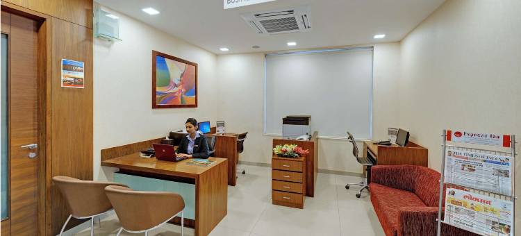 快捷商务豪华酒店(Express Inn the Business Luxury Hotel)图片