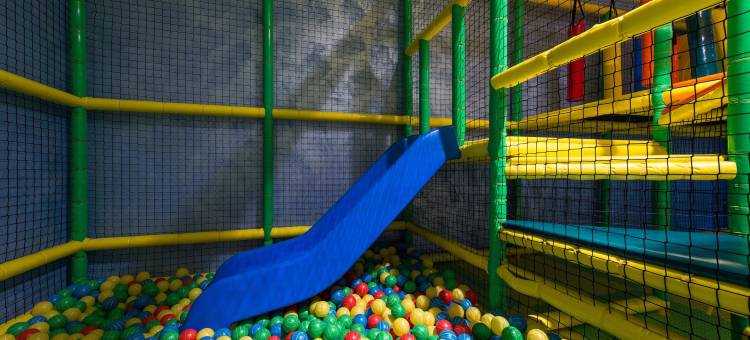 塞勒斯滨海门户酒店(Salles Hotels Marina Portals)图片