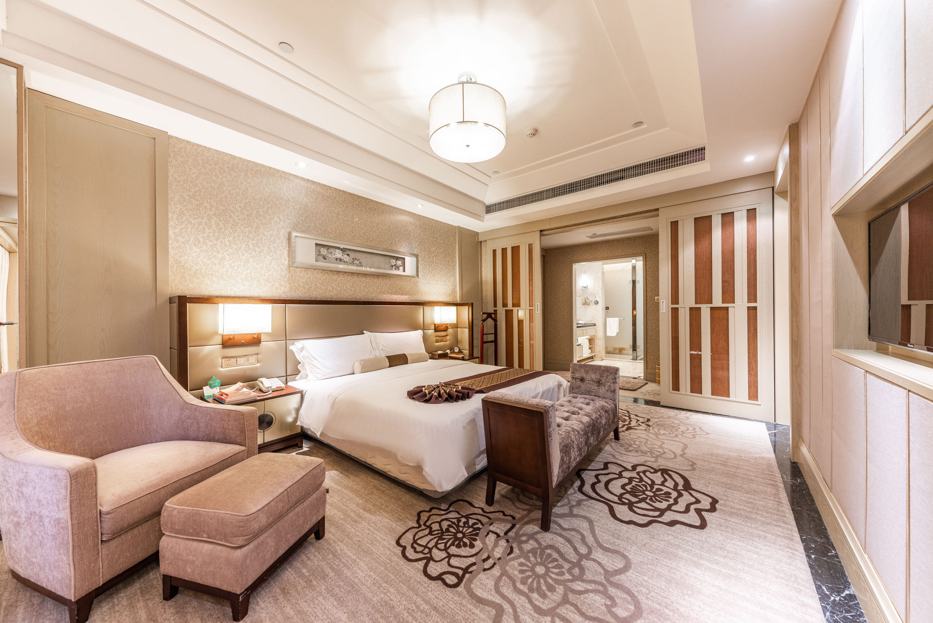 Xili International Hotel Over view