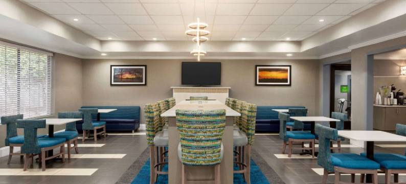 都柏林拉昆塔温德姆套房酒店(La Quinta Inn & Suites by Wyndham Dublin)图片