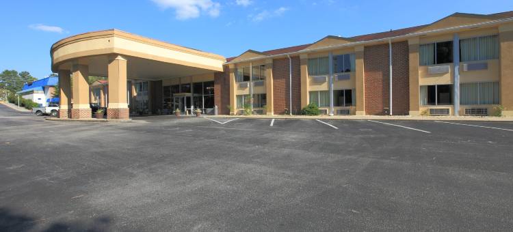 埃佩克斯-霍利斯普林斯凯艺套房酒店(Quality Inn & Suites Apex-Holly Springs)图片