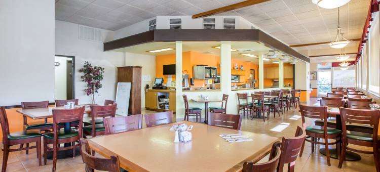 马德拉昆塔温德姆套房酒店(La Quinta Inn & Suites by Wyndham Madera)图片