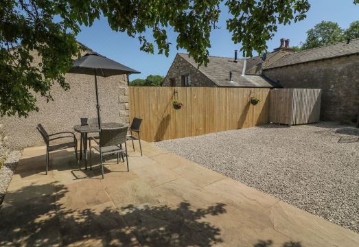 Middle Cottage Hotel Overview