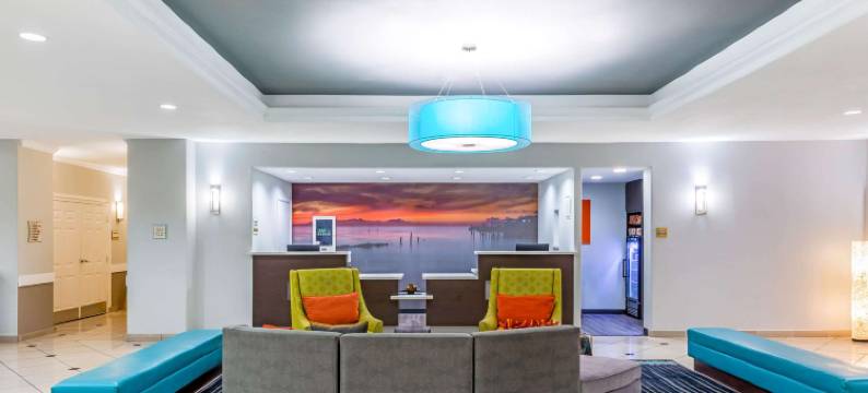 奥兰治拉昆塔温德姆套房酒店(La Quinta Inn & Suites by Wyndham Orange)图片