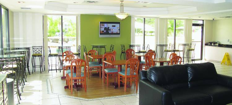 奥兰多环球影城拉昆塔温德姆套房酒店(La Quinta Inn & Suites by Wyndham Orlando Universal Area)图片